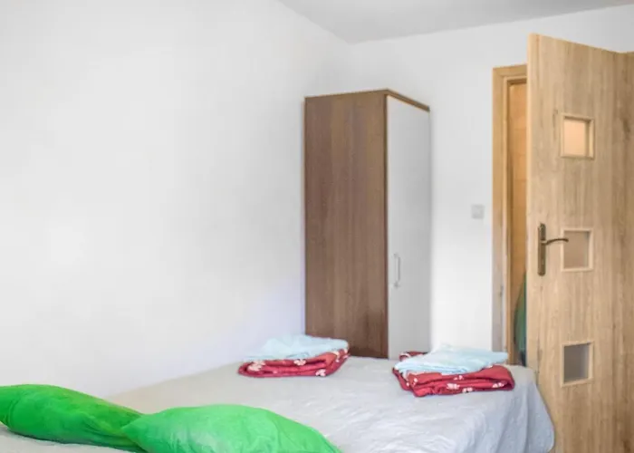 דירה Cozy In With Wifi